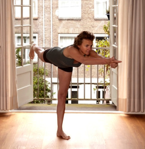 Yogaopleiding De Cobra_Amsterdam Jordaan Claverhuis_Individuele leerweg_Lydwina Meerman_OM Yoga Magazine_